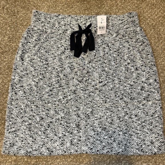 Lou & Grey LOFT knit black and white tweed boucle mini skirt Small NWT - Picture 1 of 6